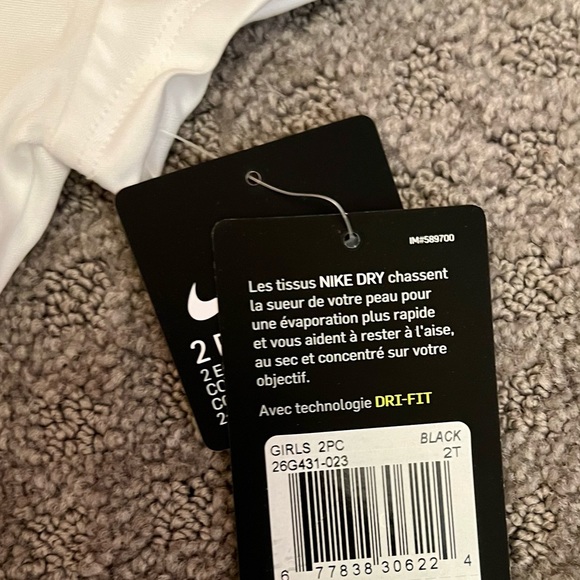 Girls Nike 2 pc Short Set Outfit Tee Shorts Shirt Sport Wear Athletic Swing Top - Picture 3 of 5